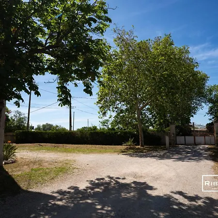 Appartement Vias-village - T2 Dans Ancien Domaine Viticole *